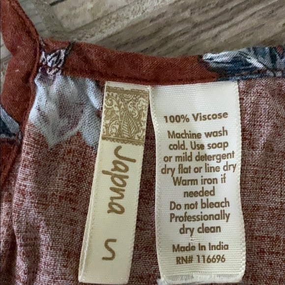 Japna Tank! Buttons and tie knot front! S - Picture 3 of 3